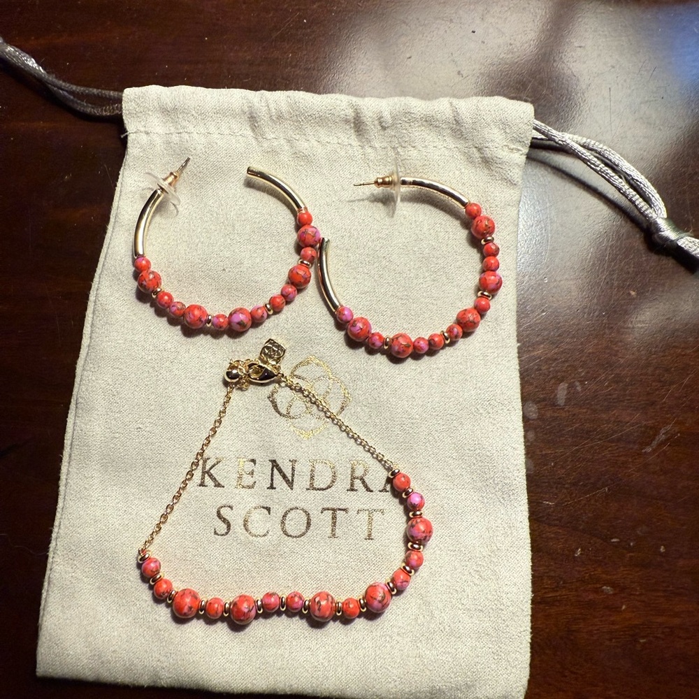 Kendra Scott Coral Pinkish  Beaded Hoop Earrings and Bracelet Set - Picture 2 of 4